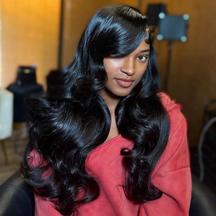 Model Wearing Black Body Wave Wig From Ishow Hair