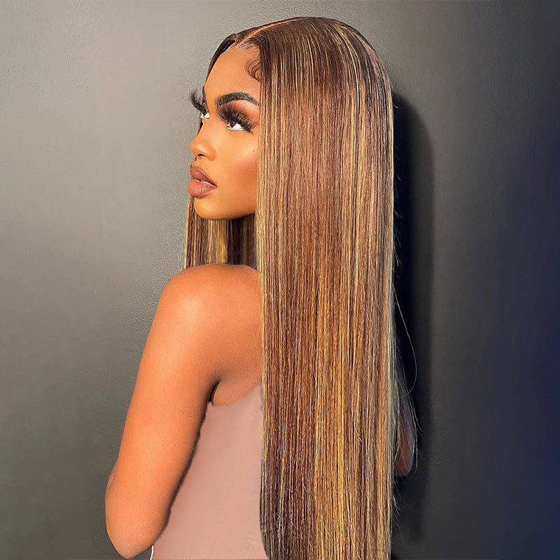 Model Showcasing P4/27 Highlighted Straight Wig With Natural Look