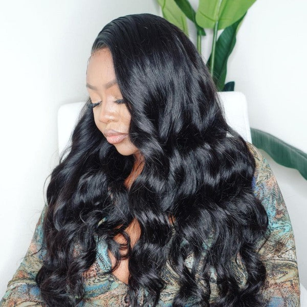 Close-up of Ishow PPB™ Invisible Knots Glueless Body Wave Wig showcasing invisible knots with detailed middle part and pre-plucked hairline.