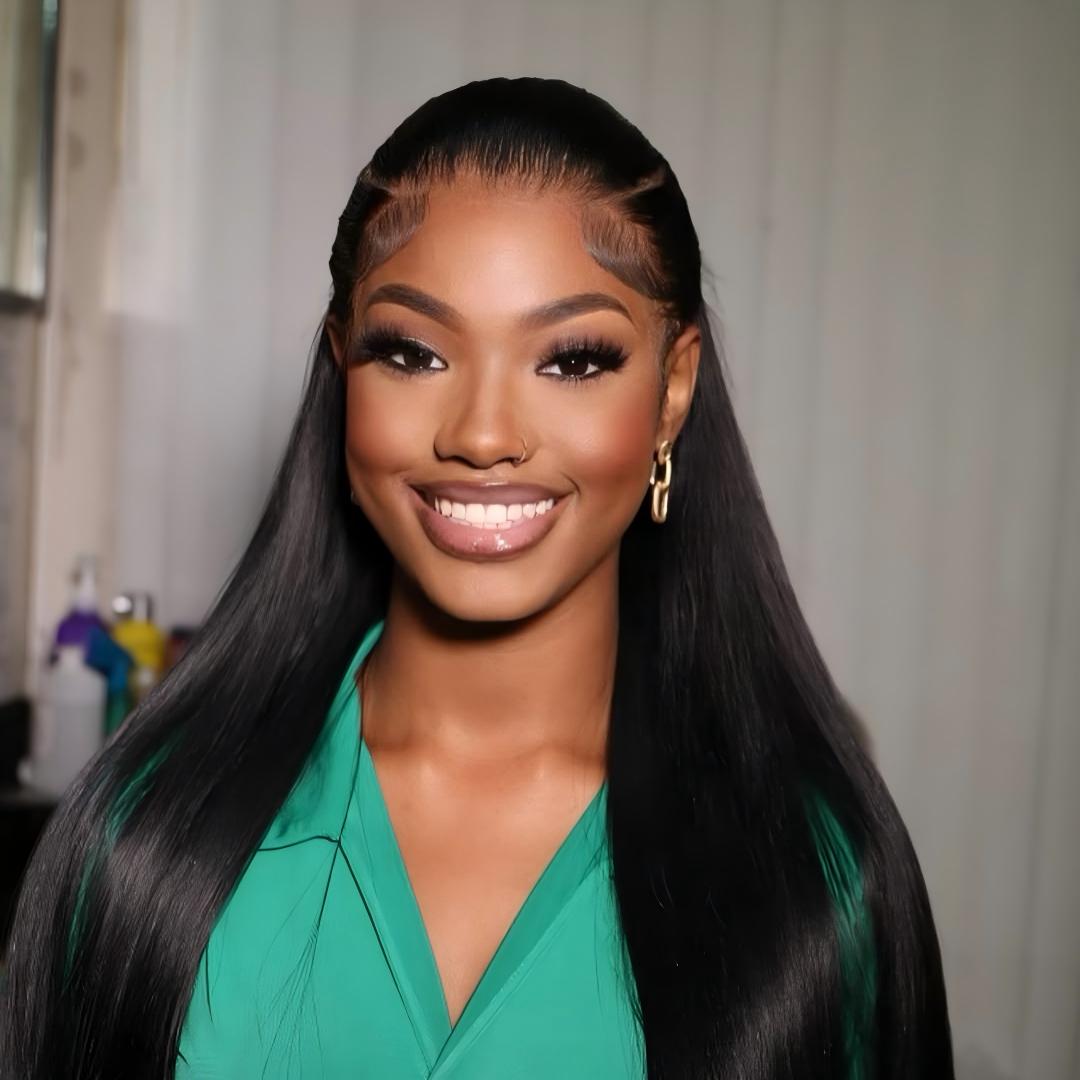 Ishow Hair Straight Wig On a Beautiful Woman